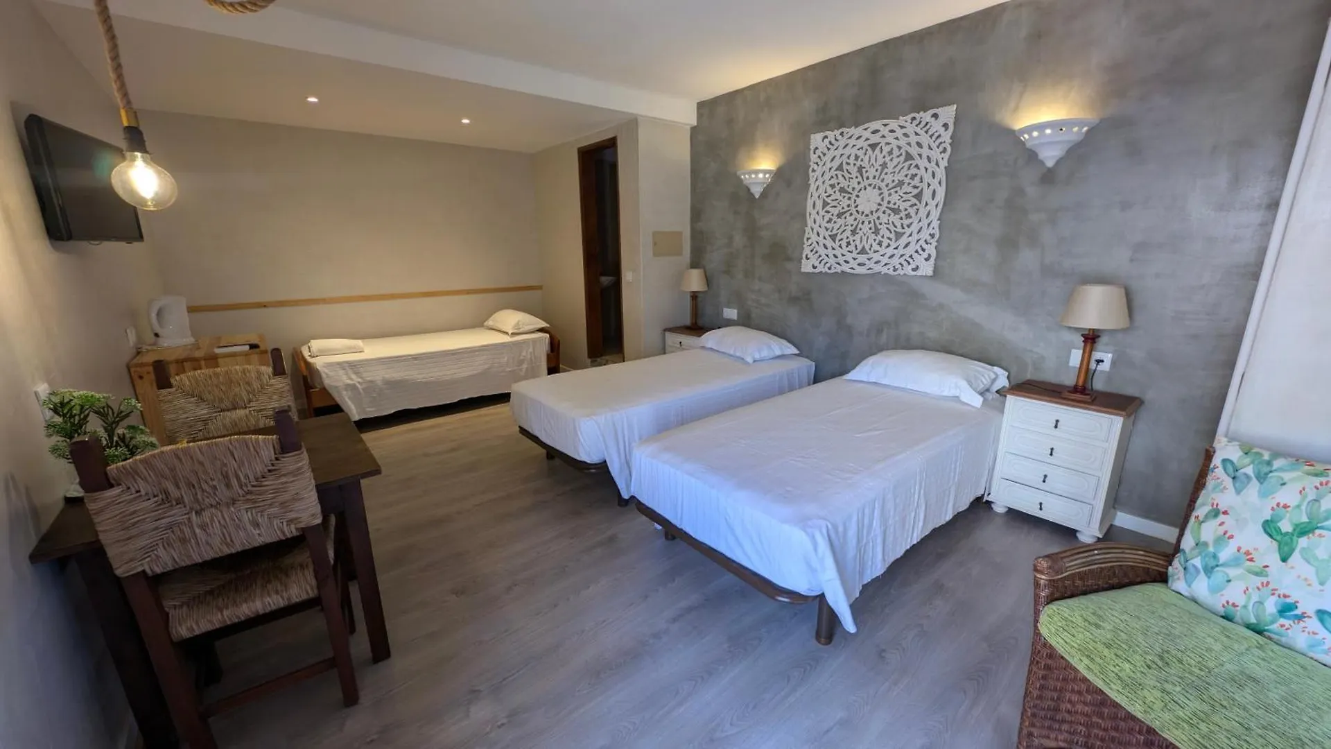 Casa Rosa Montes Hotel Luz Portugal